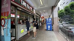 Burlington Square (D7), Retail #557526781